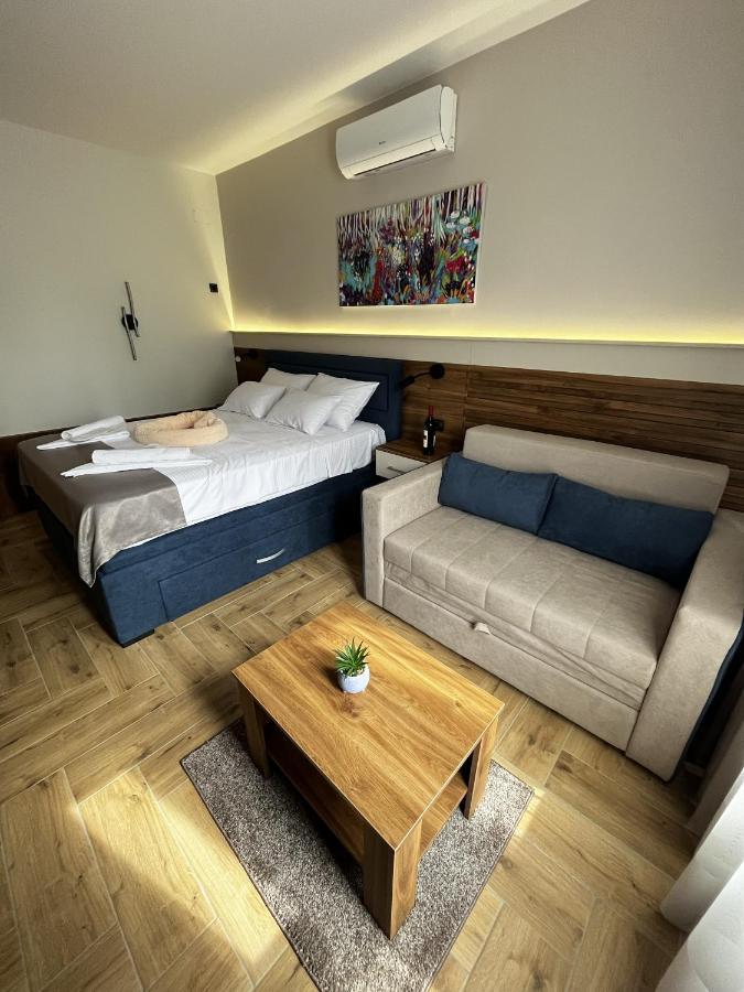 Caka Luxury Rooms & Restaurant Чуприя Екстер'єр фото